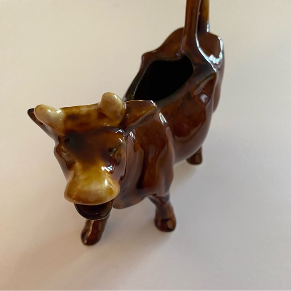 Cow creamer! Beautiful glazed pottery look. Unmarked. No chips or cracks. - Picture 9 of 10